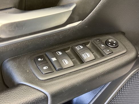 Used 2021 RAM 1500 Big Horn AWD/4WD image 14
