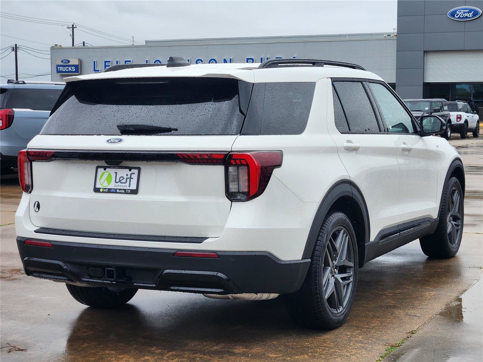 New 2026 Ford Explorer ST-Line w/ ST-Line Street Pack RWD image 3