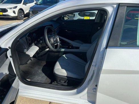 New 2026 Hyundai Elantra Limited FWD image 45