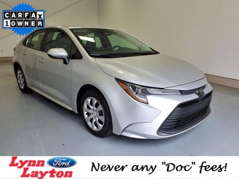 Used 2023 Toyota Corolla LE image 1