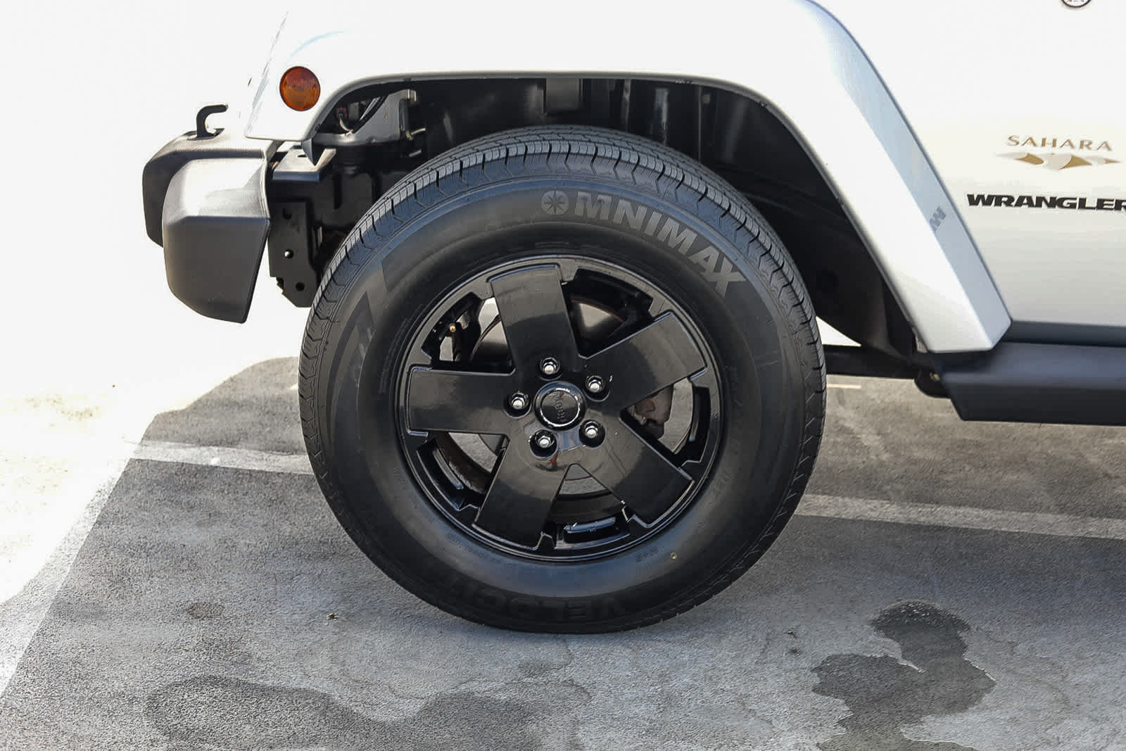 Used 2012 Jeep Wrangler Sahara w/ Connectivity Group AWD/4WD image 10
