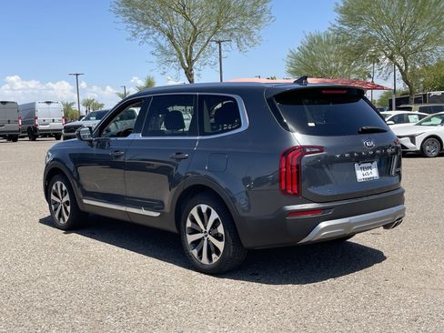 Used 2021 Kia Telluride EX w/ EX Premium Package FWD image 4