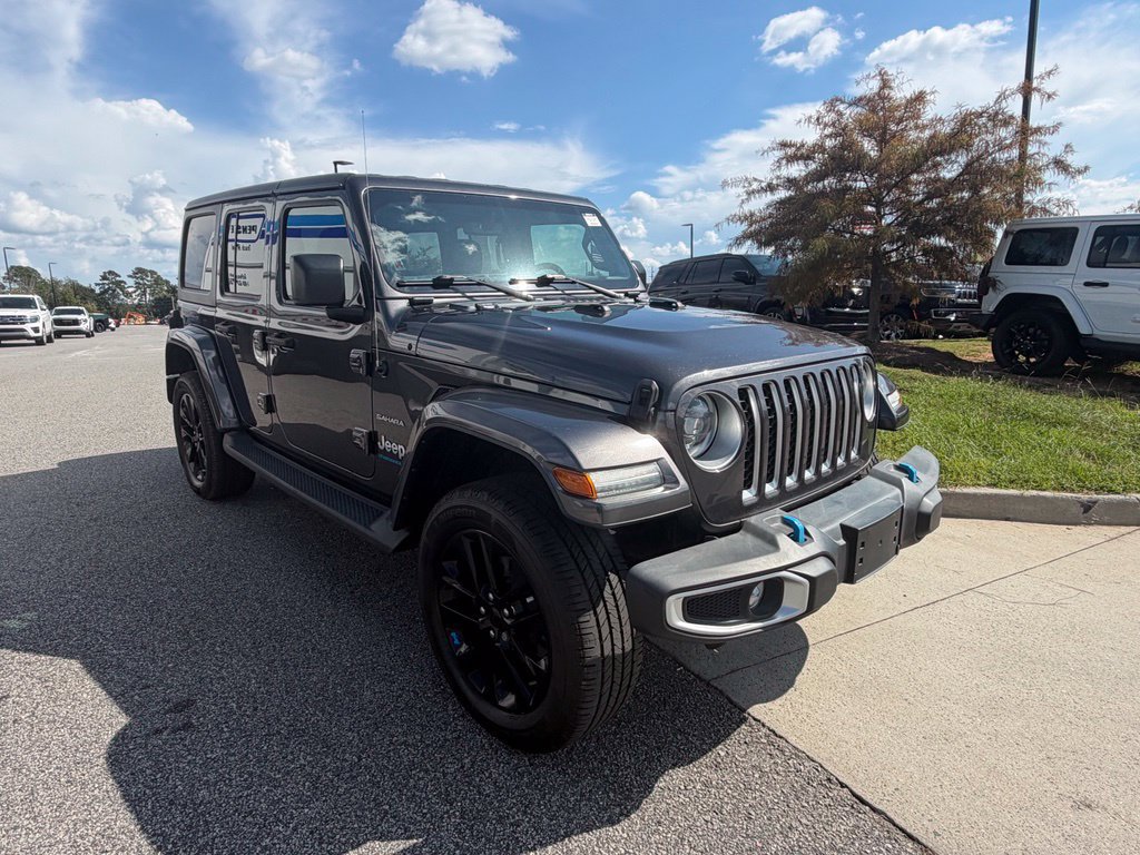 Used 2023 Jeep Wrangler Unlimited Sahara AWD/4WD image 14