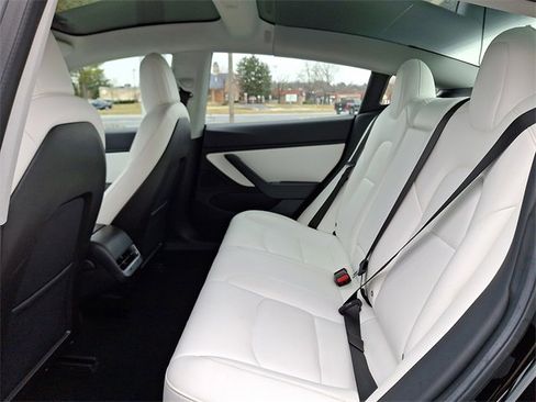 Used 2018 Tesla Model 3 Long Range image 10