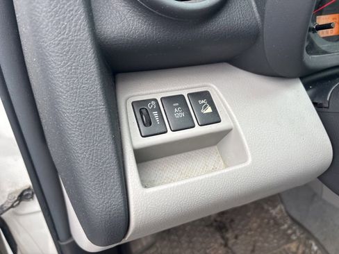 Used 2010 Toyota RAV4 Limited AWD/4WD image 19