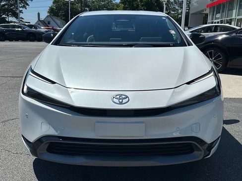 Used 2025 Toyota Prius XLE FWD image 8