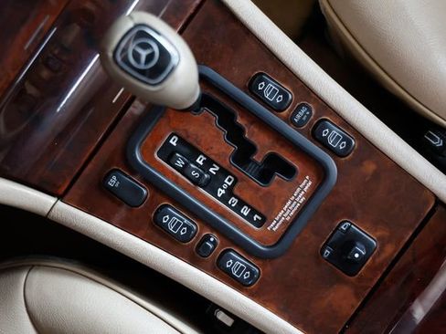 Used 1999 Mercedes-Benz E 320 4MATIC Wagon image 36