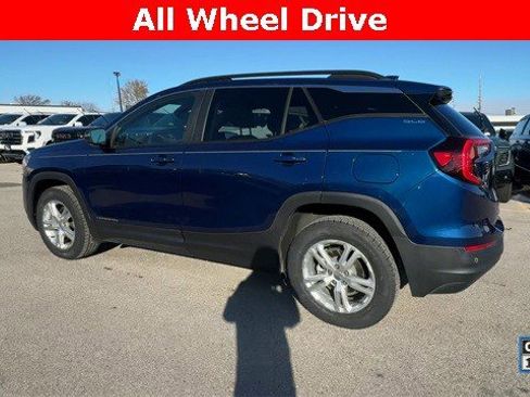 Used 2022 GMC Terrain SLE w/ Driver Convenience Package image 7