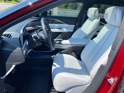 Certified 2024 Cadillac Lyriq Luxury AWD/4WD image 17