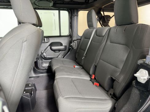 Used 2020 Jeep Wrangler Unlimited Sport image 13