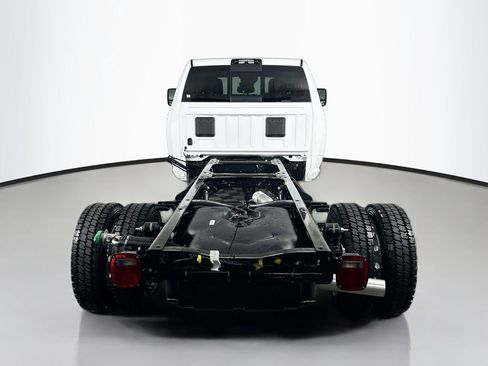 New 2026 RAM 4500 4x4 Crew Cab DRW w/ Laramie Trim Package image 6