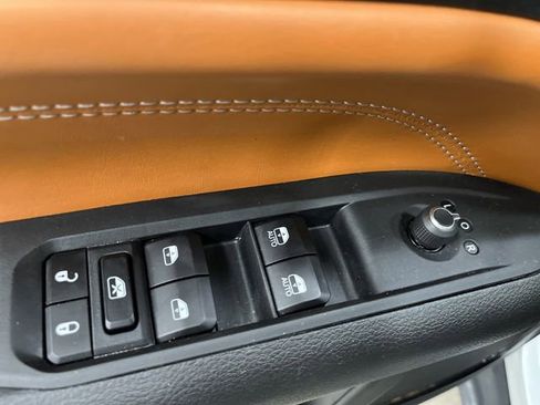 Certified 2024 Jeep Compass Limited image 26