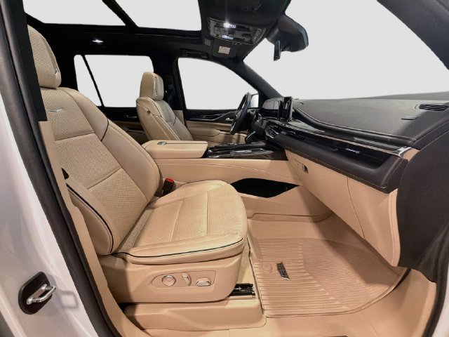 Certified 2024 Cadillac Escalade Premium Luxury AWD/4WD image 24