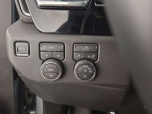 Used 2023 Chevrolet Silverado 1500 RST AWD/4WD image 19