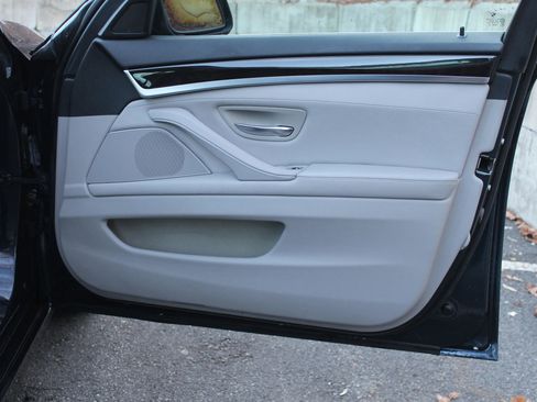 Used 2012 BMW 528i xDrive 528i xDrive Sedan 4D image 18