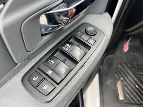 Used 2014 RAM 2500 SLT AWD/4WD image 25