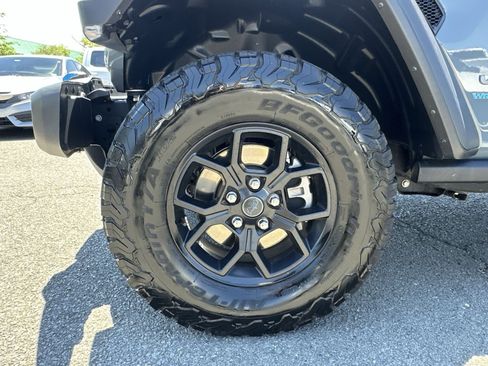 Used 2024 Jeep Wrangler Unlimited AWD/4WD image 20