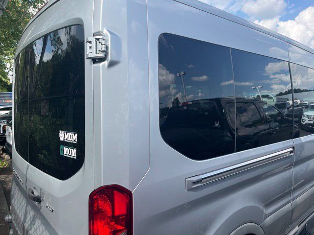 Used 2017 Ford Transit 350 XLT RWD image 3