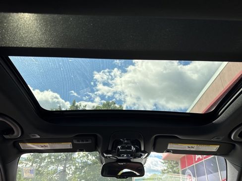 New 2025 Alfa Romeo Giulia AWD w/ Driving Assist Package image 18