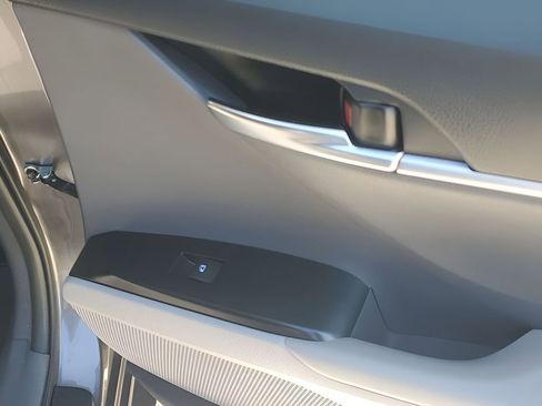 Used 2019 Toyota Camry LE image 45