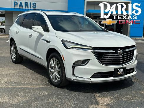 Used 2024 Buick Enclave Essence w/ Experience Buick Package FWD image 1