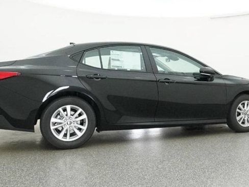 New 2026 Toyota Camry Hybrid FWD image 25