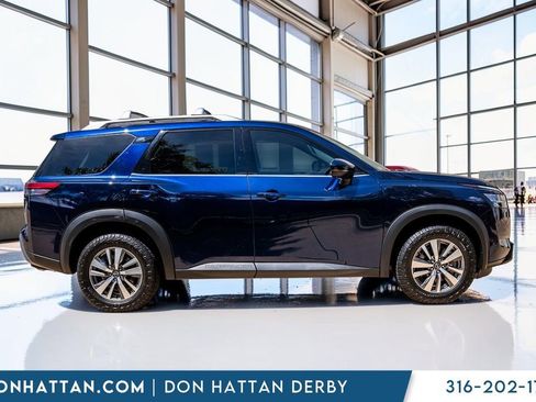 Used 2023 Nissan Pathfinder SL AWD/4WD image 35
