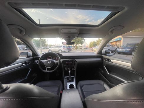 Used 2021 Volkswagen Passat 2.0T SE FWD image 20