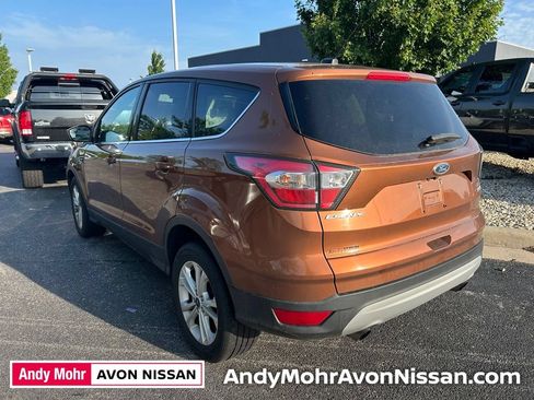 Used 2017 Ford Escape SE FWD image 4