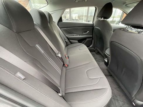 Used 2024 Hyundai Elantra Blue image 19