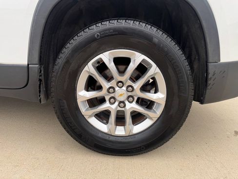 Used 2018 Chevrolet Traverse LT image 34