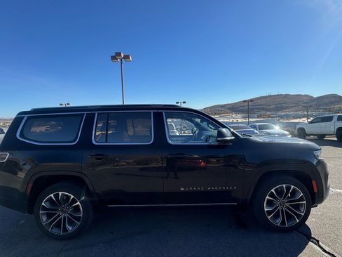 Used 2022 Jeep Grand Wagoneer Series III w/ Rear Seat Video Group 1 image 6