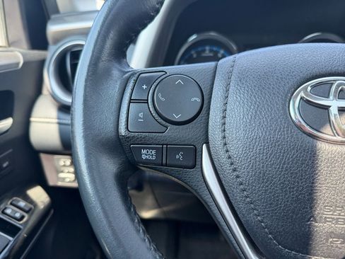 Used 2018 Toyota RAV4 Limited AWD/4WD image 15