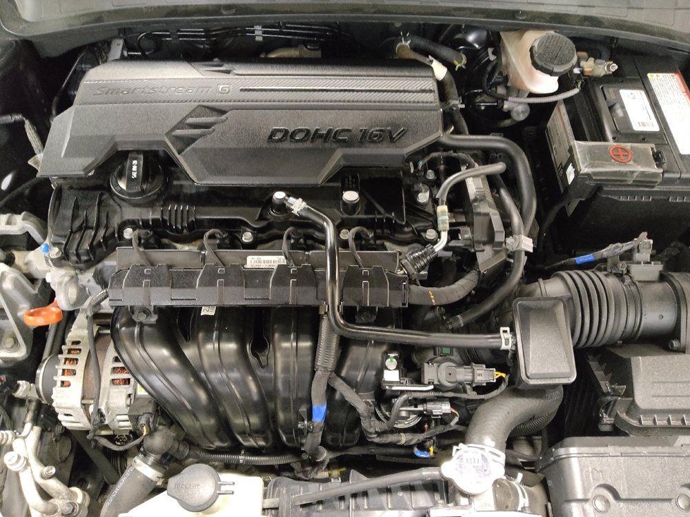 Used 2021 Hyundai Elantra Limited FWD image 30