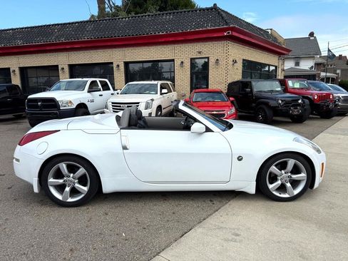 Used 2004 Nissan 350Z Touring image 5