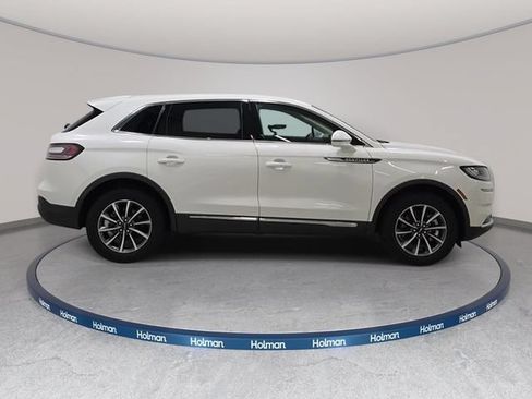 Certified 2022 Lincoln Nautilus FWD image 4