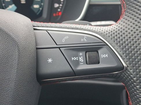 Certified 2025 Audi Q3 2.0T Premium Plus w/ Premium Plus Package image 23