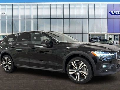 New 2026 Volvo V60 B5 Cross Country Plus w/ Climate Package