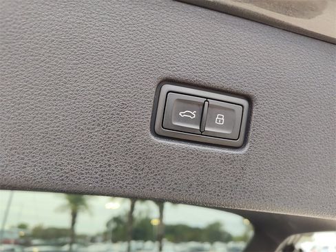 Used 2023 Audi Q8 Premium Plus w/ Premium Plus Package image 11