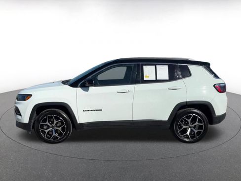 Used 2025 Jeep Compass Limited AWD/4WD image 7
