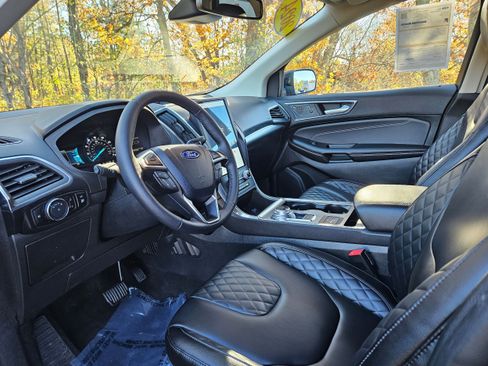 Certified 2024 Ford Edge Titanium image 12