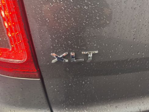 Used 2013 Ford Explorer XLT image 11