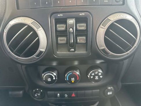 Used 2013 Jeep Wrangler Unlimited Sport image 17