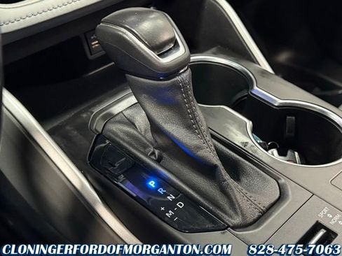 Used 2023 Toyota Highlander LE image 29