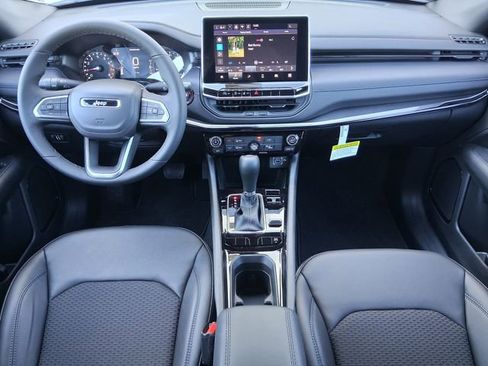 New 2026 Jeep Compass Latitude image 14