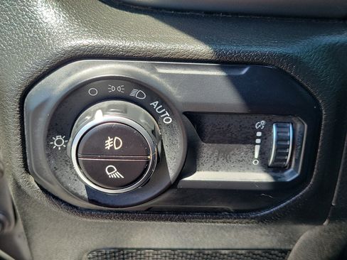 Used 2023 Jeep Gladiator Overland AWD/4WD image 23