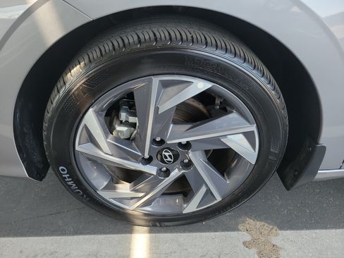 Certified 2025 Hyundai Elantra Sport FWD image 31
