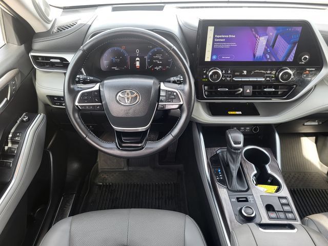 Used 2023 Toyota Highlander Platinum AWD/4WD image 25