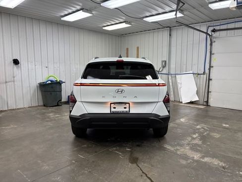 Used 2024 Hyundai Kona SEL image 4