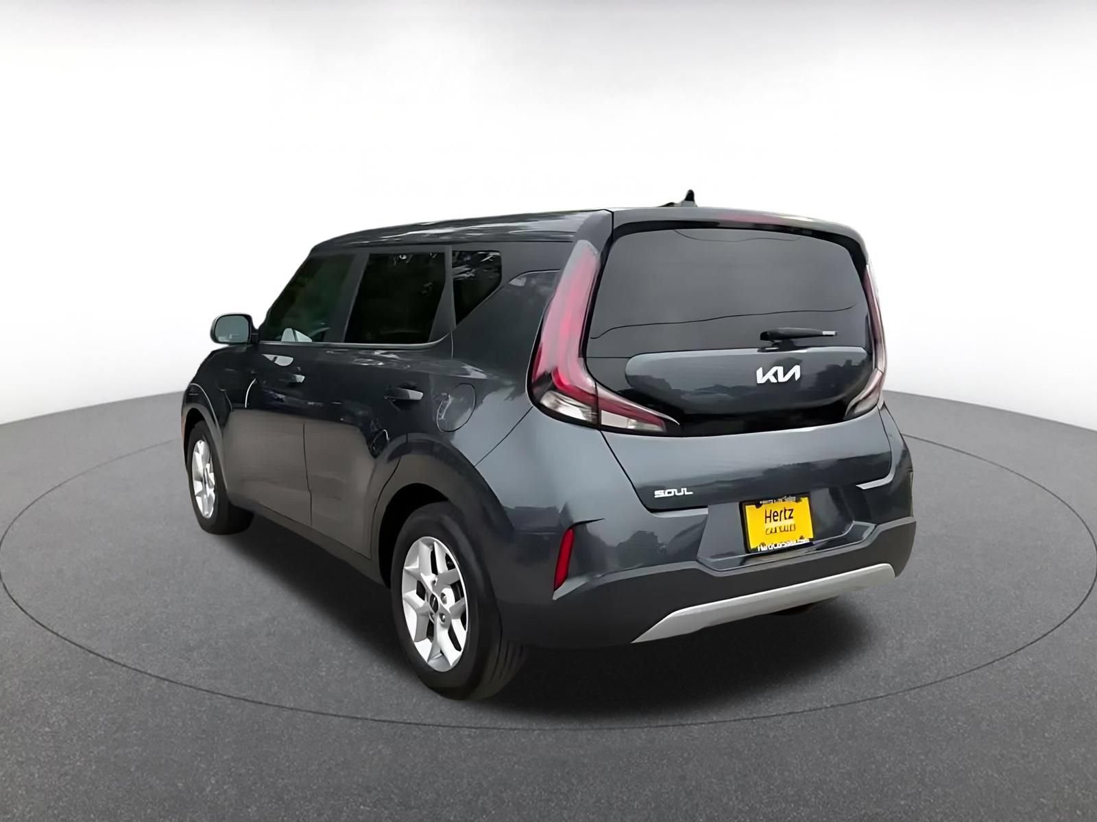 Used 2025 Kia Soul LX w/ LX Technology Package FWD image 10